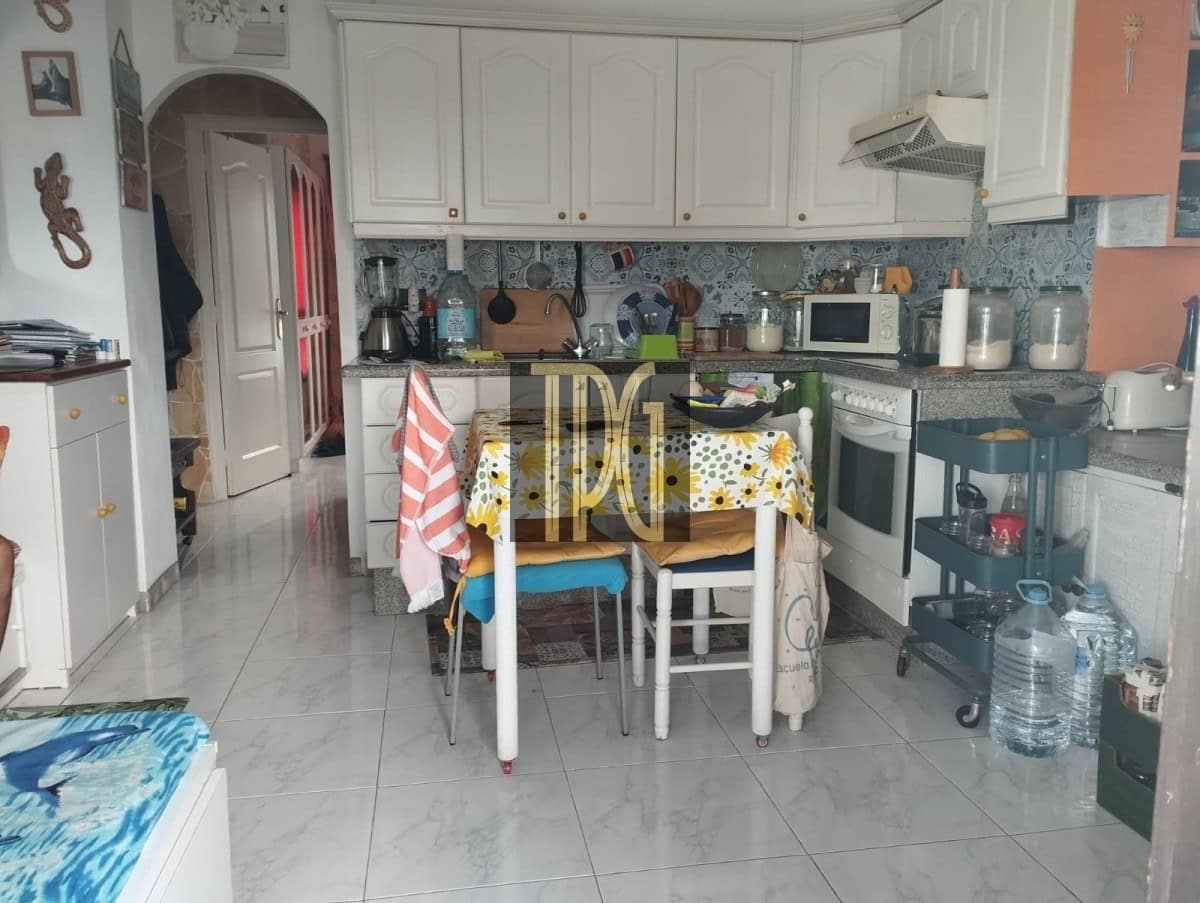 1 bedroom Apartment for sale in Los Cristianos - € 217,000 (Ref: 9540996)