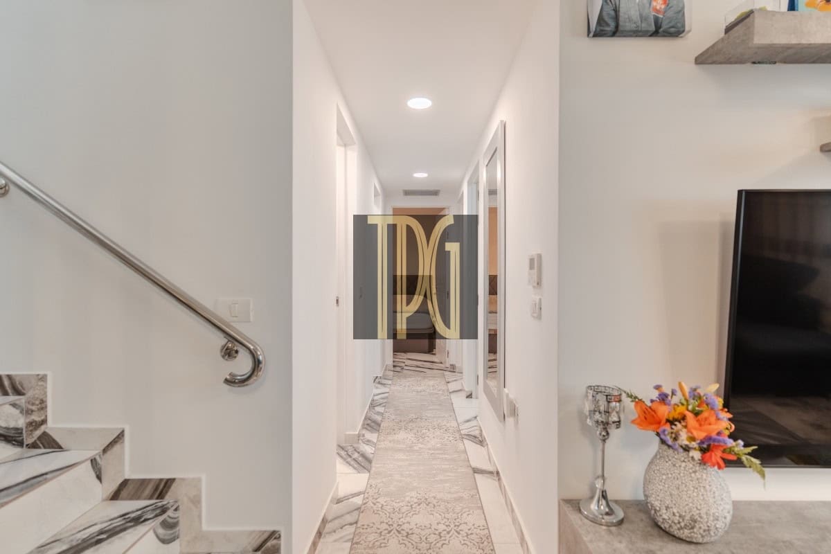 3 makuuhuone Kattohuoneisto myytävänä paikassa Arona - 395 000 € (Ref: 9560937)