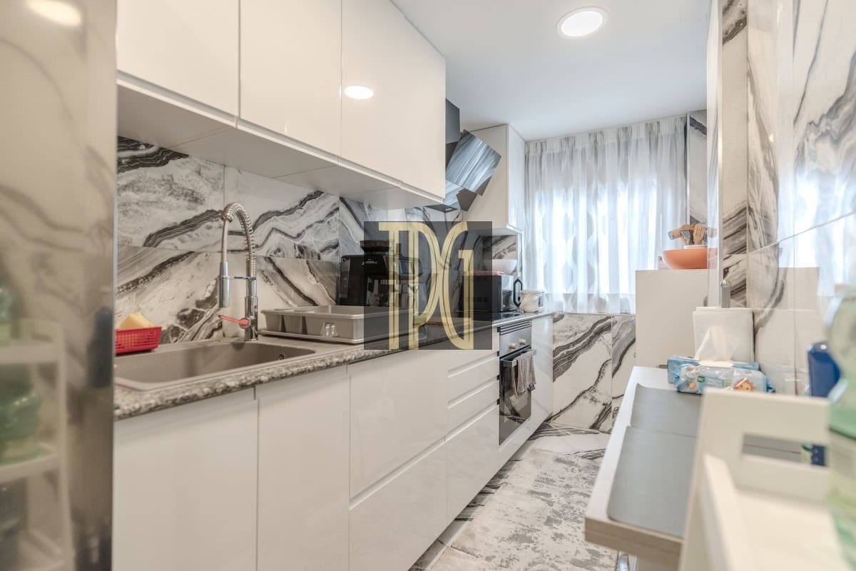 3 makuuhuone Kattohuoneisto myytävänä paikassa Arona - 395 000 € (Ref: 9560937)