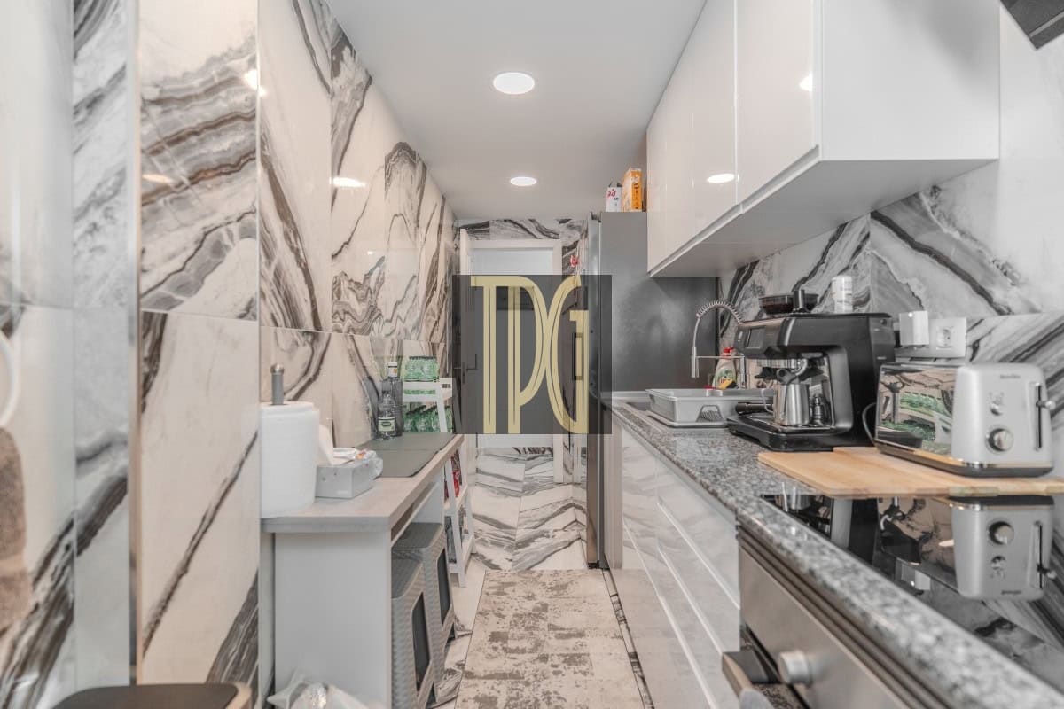 3 makuuhuone Kattohuoneisto myytävänä paikassa Arona - 395 000 € (Ref: 9560937)