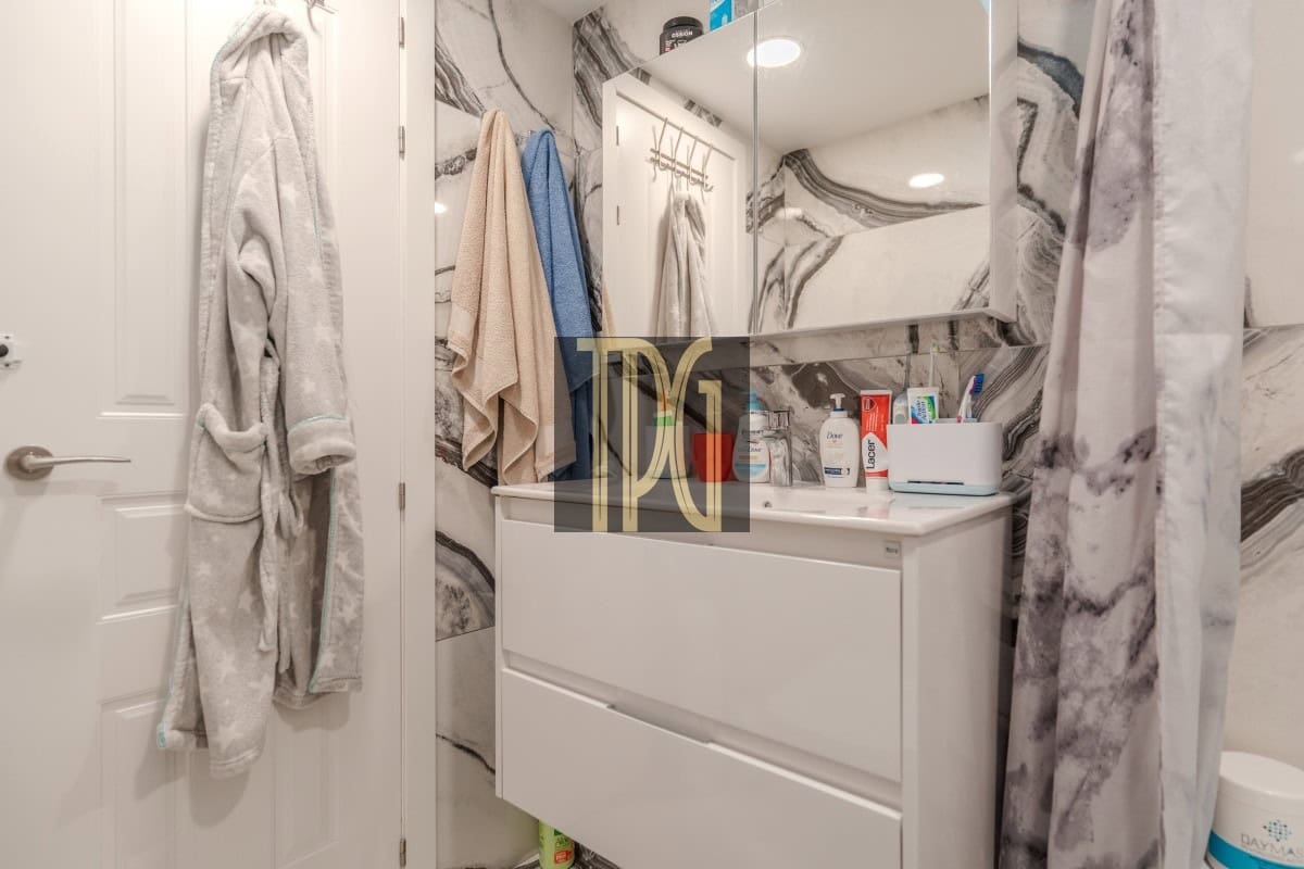 3 makuuhuone Kattohuoneisto myytävänä paikassa Arona - 395 000 € (Ref: 9560937)