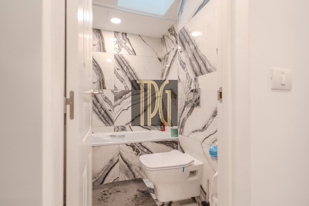 3 makuuhuone Kattohuoneisto myytävänä paikassa Arona - 395 000 € (Ref: 9560937)