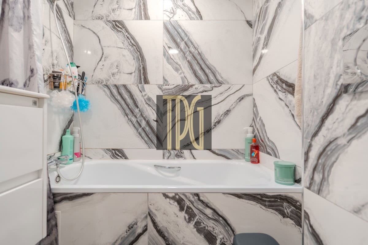 3 makuuhuone Kattohuoneisto myytävänä paikassa Arona - 395 000 € (Ref: 9560937)