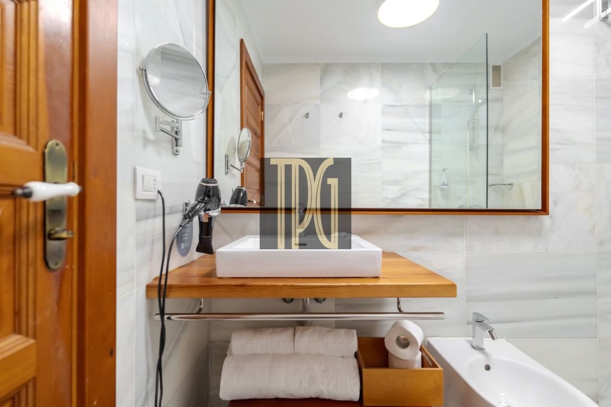 Apartamento de 1 habitación en Playa de las Americas en venta - 520.000 € (Ref: 9619098)