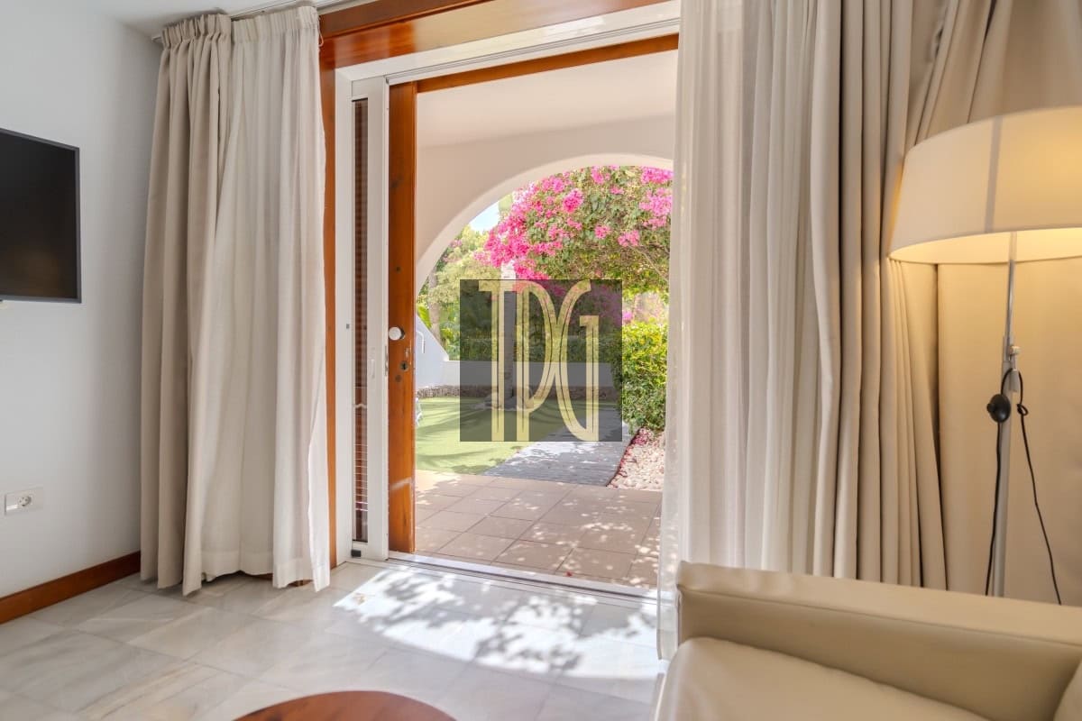 Apartamento de 1 habitación en Playa de las Americas en venta - 520.000 € (Ref: 9619098)