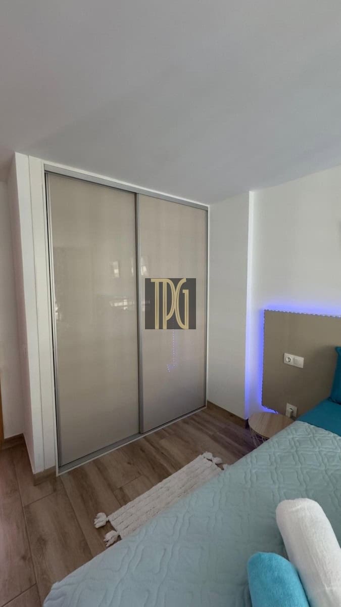 1 bedroom Apartment for sale in Los Cristianos - € 299,000 (Ref: 9627253)