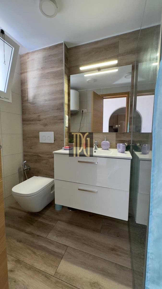 1 bedroom Apartment for sale in Los Cristianos - € 299,000 (Ref: 9627253)