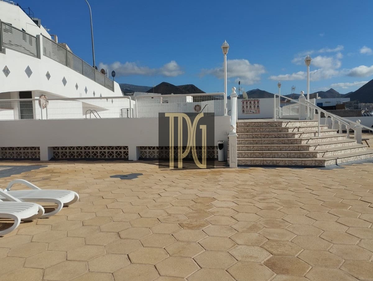 2 bedroom Apartment for sale in Los Cristianos - € 260,000 (Ref: 9627256)