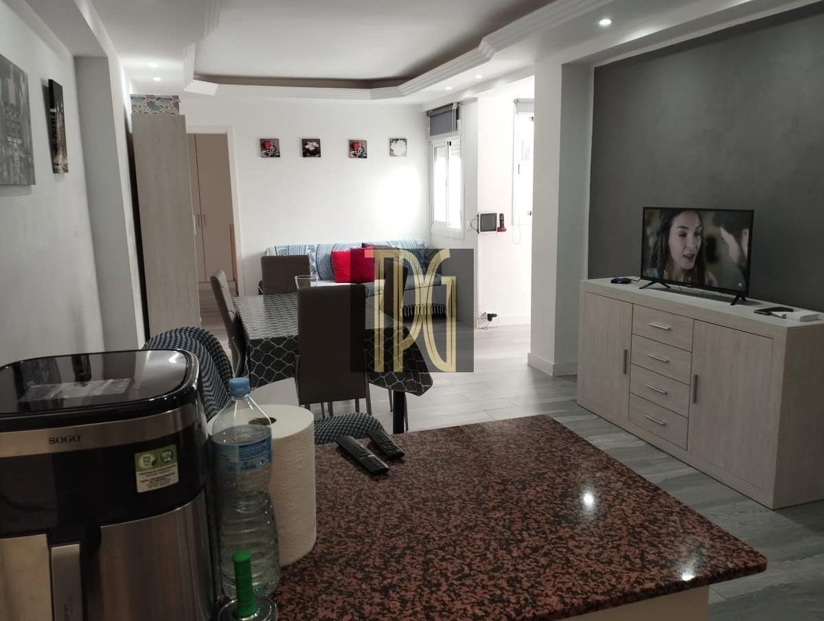 2 bedroom Apartment for sale in Los Cristianos - € 260,000 (Ref: 9627256)