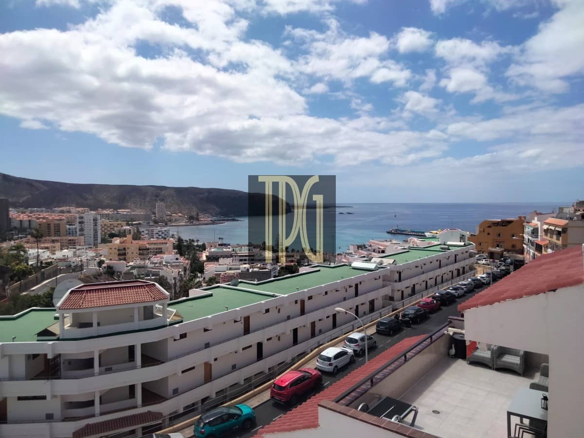 3 bedroom Apartment for sale in Los Cristianos - € 585,000 (Ref: 9820315)