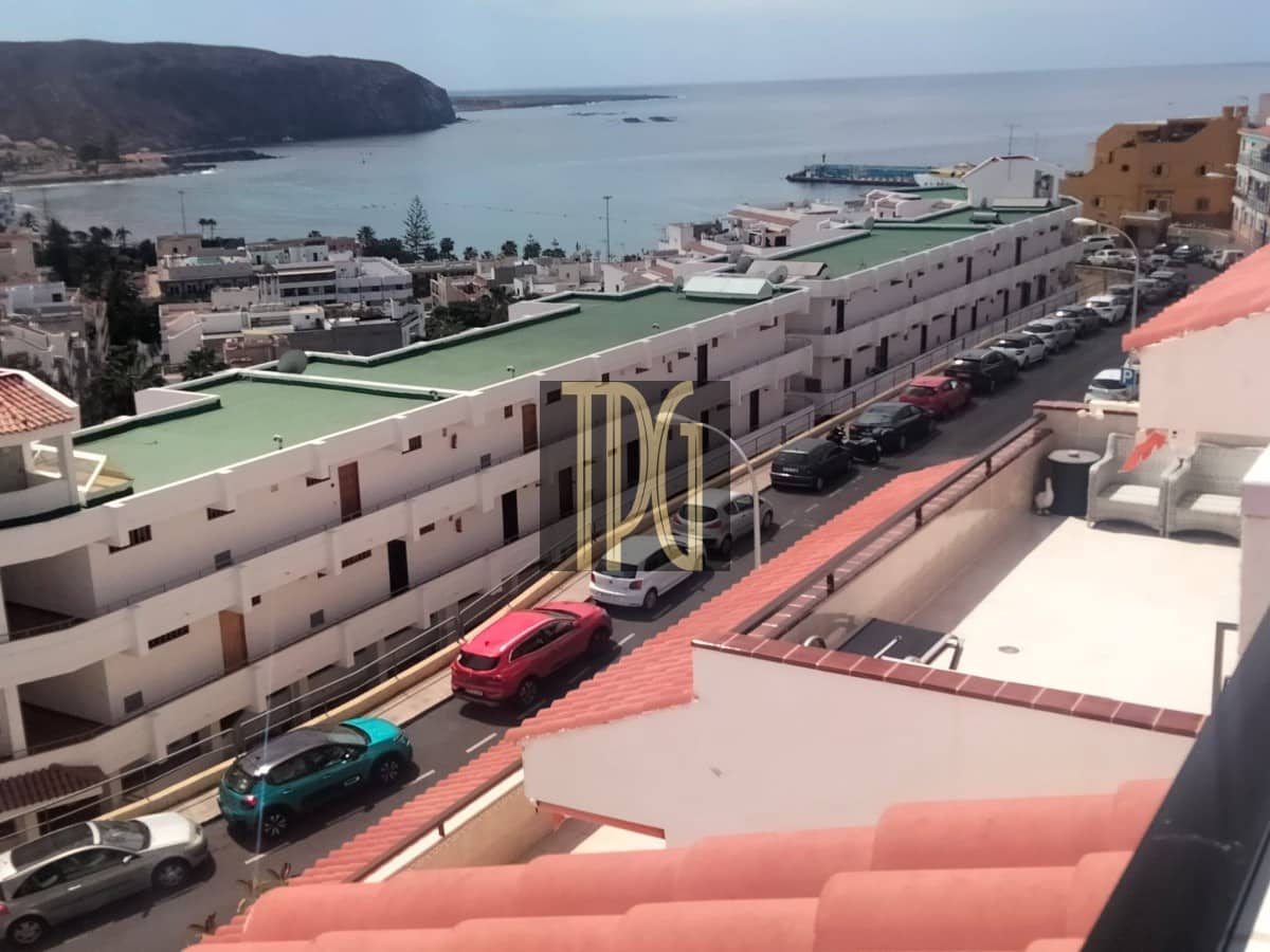 3 bedroom Apartment for sale in Los Cristianos - € 585,000 (Ref: 9820315)