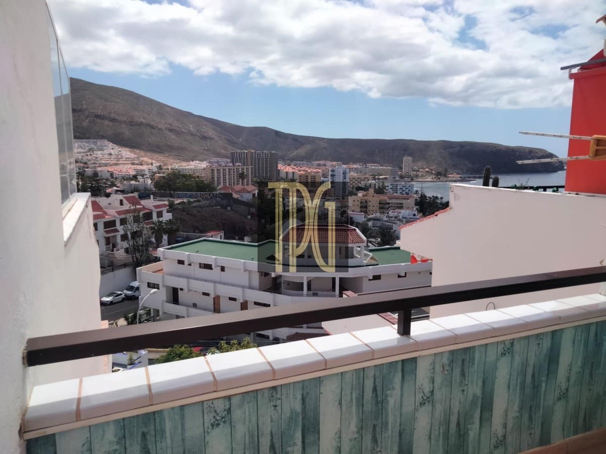 3 bedroom Apartment for sale in Los Cristianos - € 585,000 (Ref: 9820315)