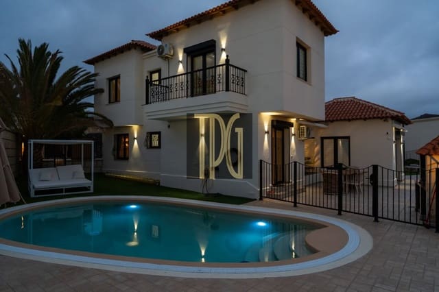 5 slaapkamer Villa te koop in Chayofa, Arona - € 1.250.000 (Ref: 9904289)