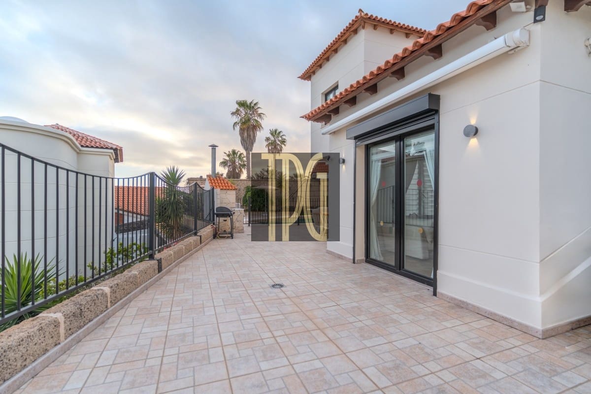 5 slaapkamer Villa te koop in Chayofa - € 1.250.000 (Ref: 9904289)