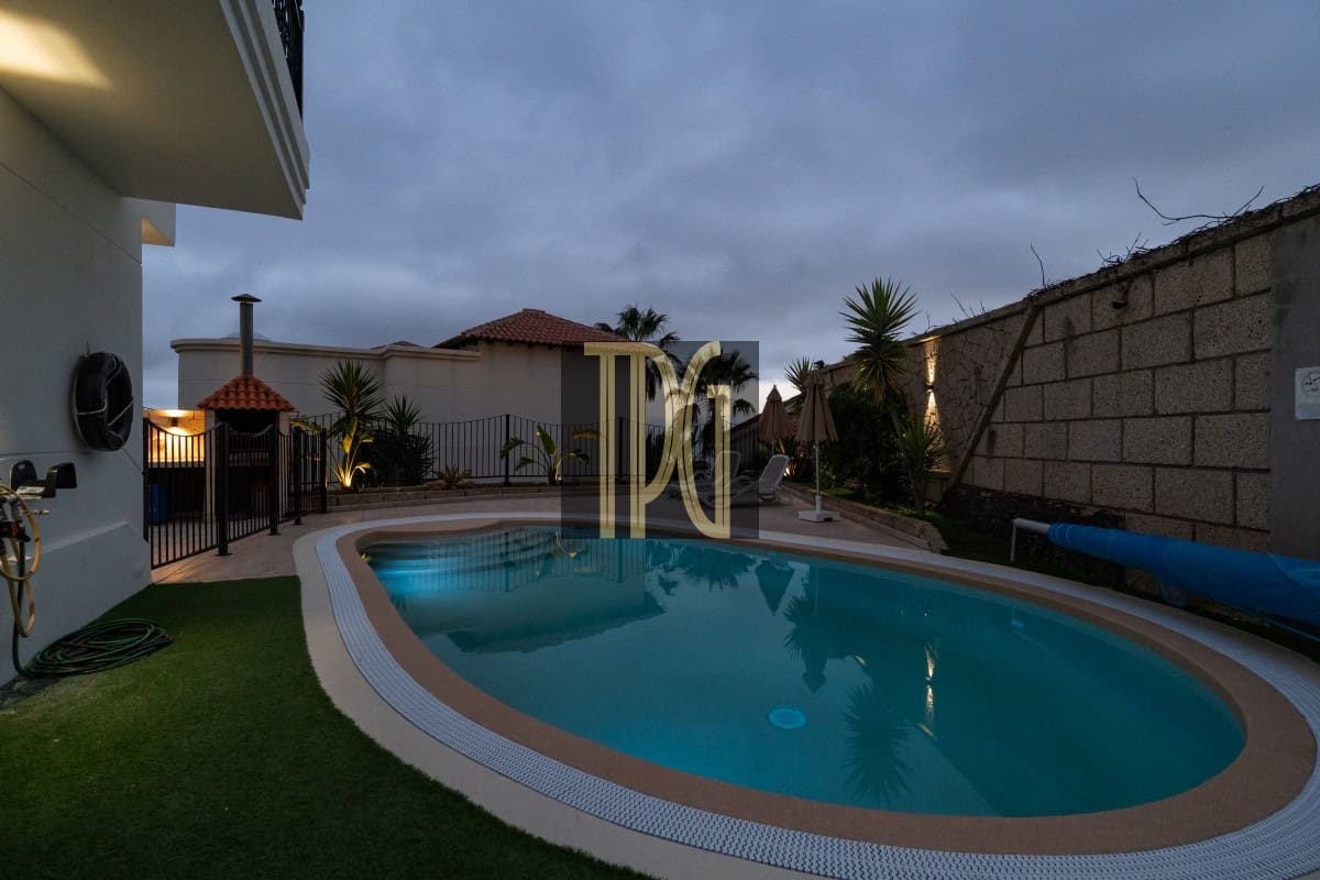 5 slaapkamer Villa te koop in Chayofa - € 1.250.000 (Ref: 9904289)