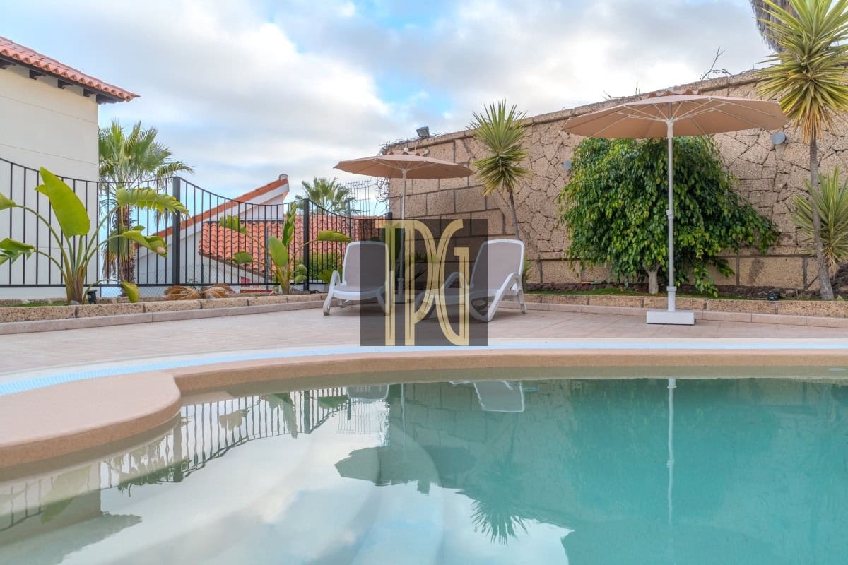 5 slaapkamer Villa te koop in Chayofa - € 1.250.000 (Ref: 9904289)