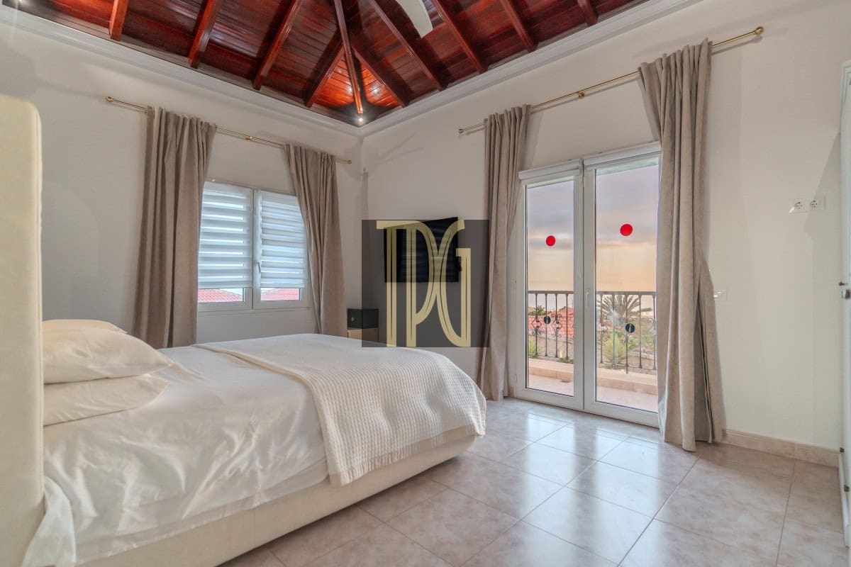 5 slaapkamer Villa te koop in Chayofa - € 1.250.000 (Ref: 9904289)