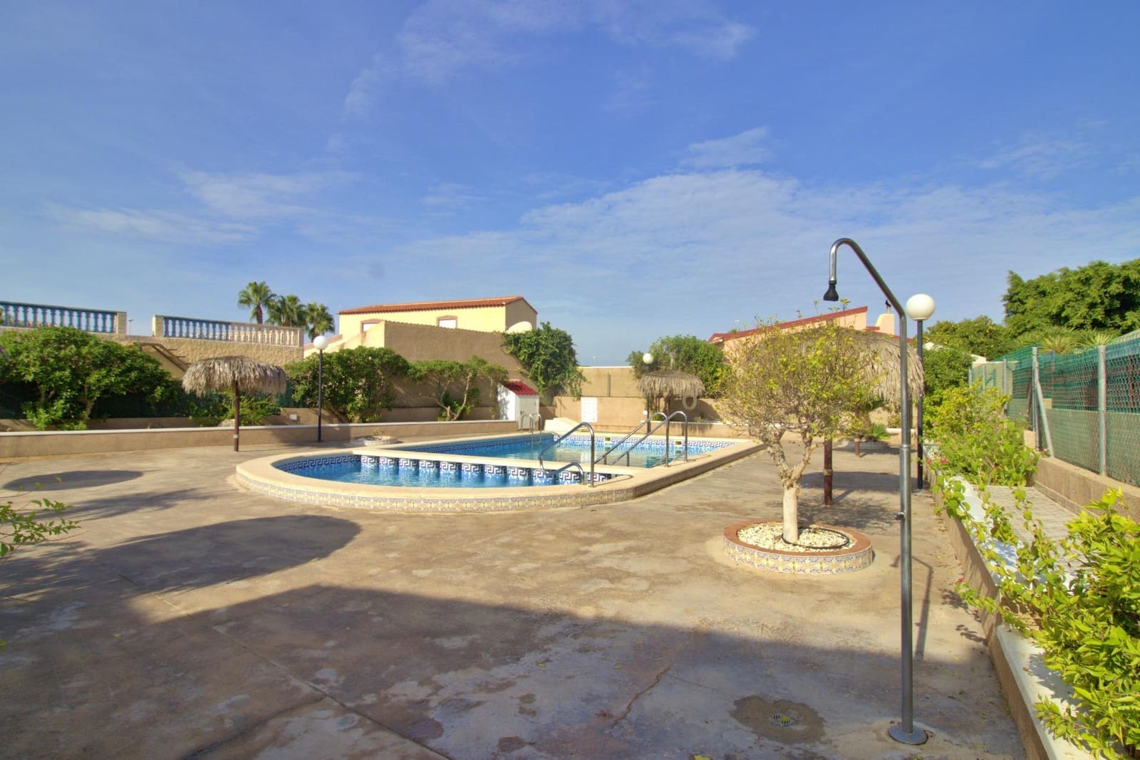 2 slaapkamer Bungalow te huur in San Fulgencio met zwembad garage - € 600 (Ref: 10147159)