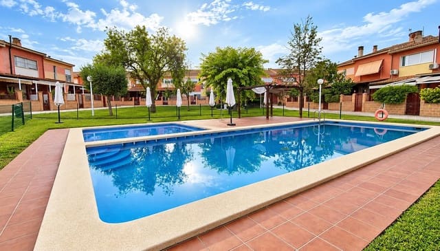 3 soveværelse Rækkehus til salg i Aspe med swimmingpool garage - € 278.000 (Ref: 10168474)