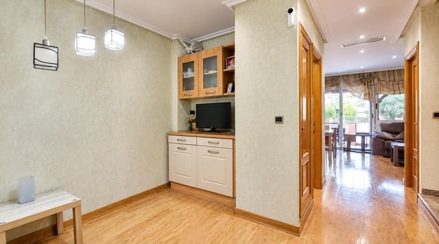 3 soverom Rekkehus til salgs i Aspe med svømmebasseng garasje - € 278 000 (Ref: 10168474)