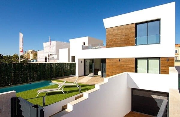 3 soveværelse Villa til salg i El Campello med swimmingpool - € 859.900 (Ref: 6164996)