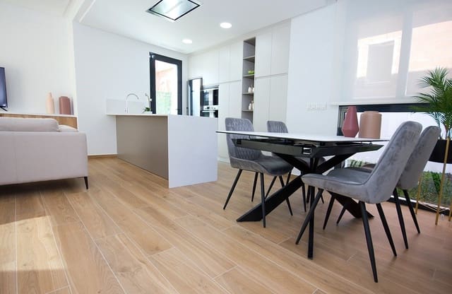 Chalet de 3 habitaciones en El Campello en venta con piscina - 859.900 € (Ref: 6164996)