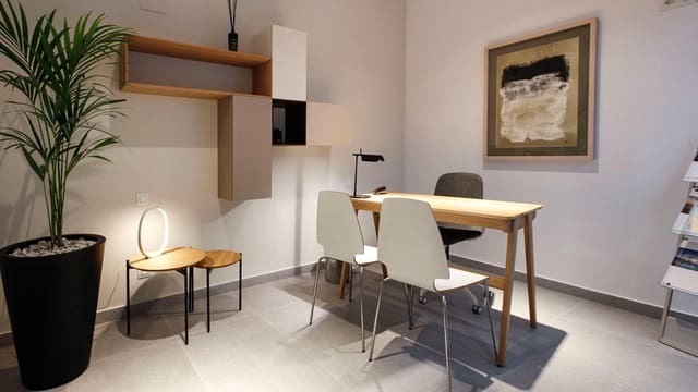 Chalet de 4 habitaciones en Guardamar del Segura en venta con piscina garaje - 704.480 € (Ref: 6680971)