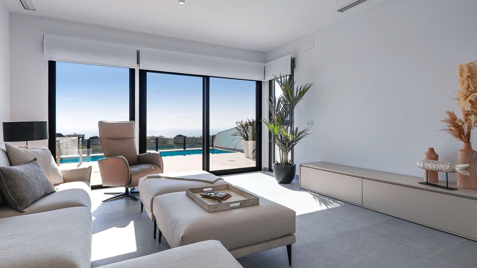 4 makuuhuone Huvila myytävänä paikassa Guardamar del Segura mukana uima-altaan 
autotalli - 704 480 € (Ref: 6680971)