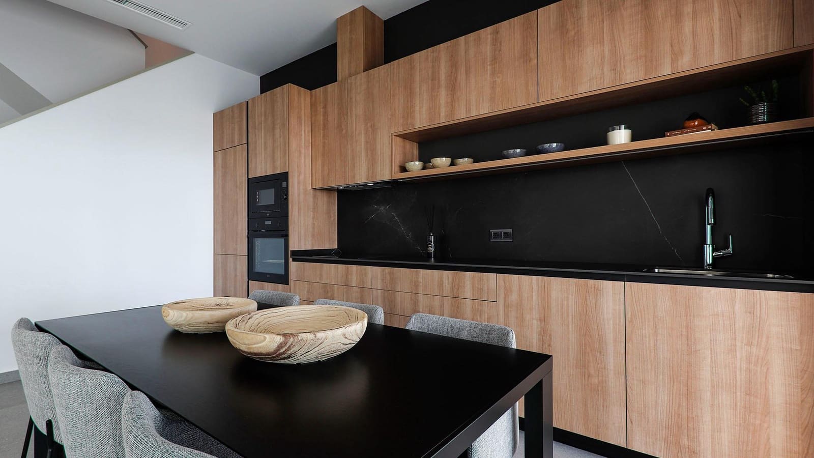 4 makuuhuone Huvila myytävänä paikassa Guardamar del Segura mukana uima-altaan 
autotalli - 704 480 € (Ref: 6680971)