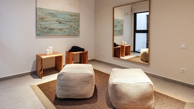 Chalet de 4 habitaciones en Guardamar del Segura en venta con piscina garaje - 704.480 € (Ref: 6680971)