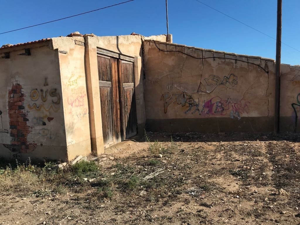 5 bedroom Finca/Country House for sale in Elche / Elx with garage - € 120,000 (Ref: 7201079)