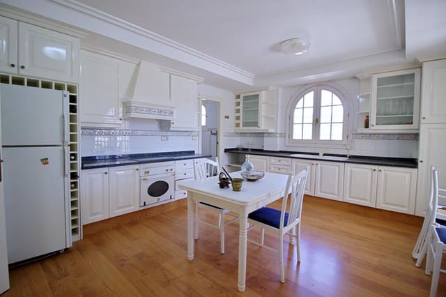 Chalet de 5 habitaciones en Elche / Elx en venta con piscina garaje - 525.000 € (Ref: 7715077)