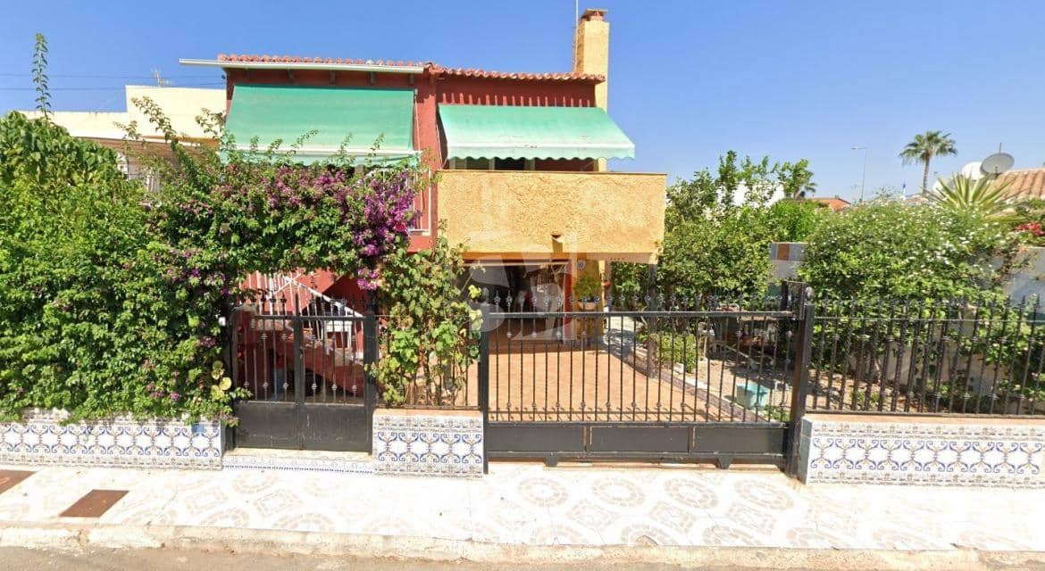Chalet de 5 habitaciones en Orihuela Costa en venta con piscina garaje - 330.000 € (Ref: 7733773)