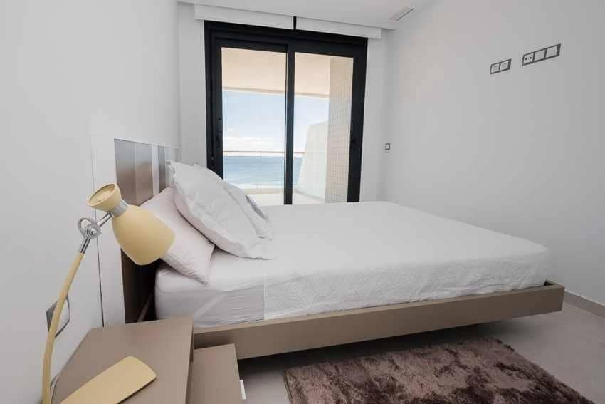 2 soveværelse Lejlighed til salg i Arenales del Sol med swimmingpool garage - € 525.000 (Ref: 7911804)