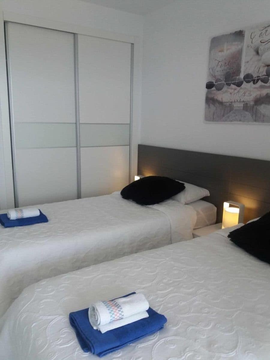 2 soveværelse Lejlighed til salg i Arenales del Sol med swimmingpool garage - € 525.000 (Ref: 7911804)