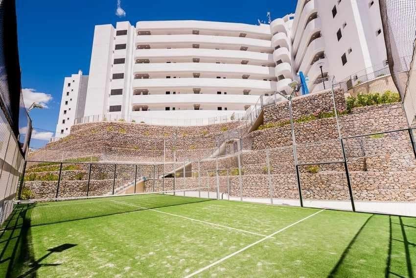 2 soveværelse Lejlighed til salg i Arenales del Sol med swimmingpool garage - € 525.000 (Ref: 7911804)
