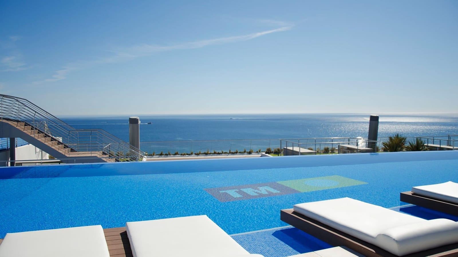 2 soveværelse Lejlighed til salg i Arenales del Sol med swimmingpool garage - € 525.000 (Ref: 7911804)