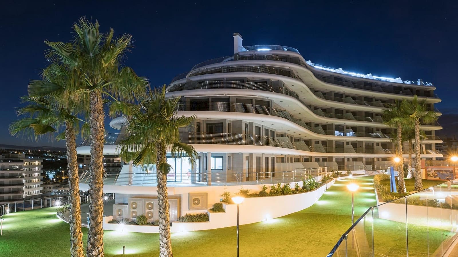 2 soveværelse Lejlighed til salg i Arenales del Sol med swimmingpool garage - € 525.000 (Ref: 7911804)