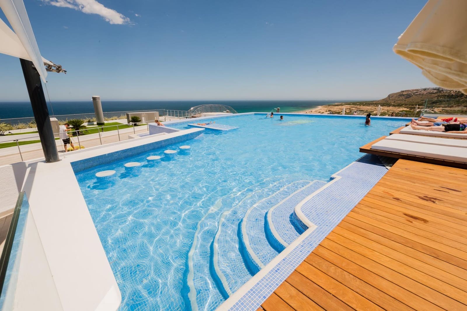 2 soveværelse Lejlighed til salg i Arenales del Sol med swimmingpool garage - € 525.000 (Ref: 7911804)