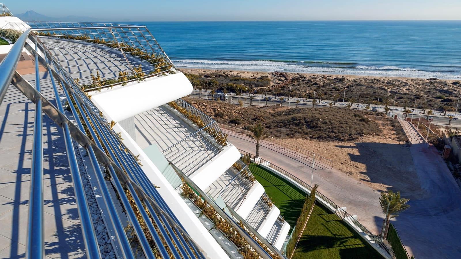 2 soveværelse Lejlighed til salg i Arenales del Sol med swimmingpool garage - € 525.000 (Ref: 7911804)