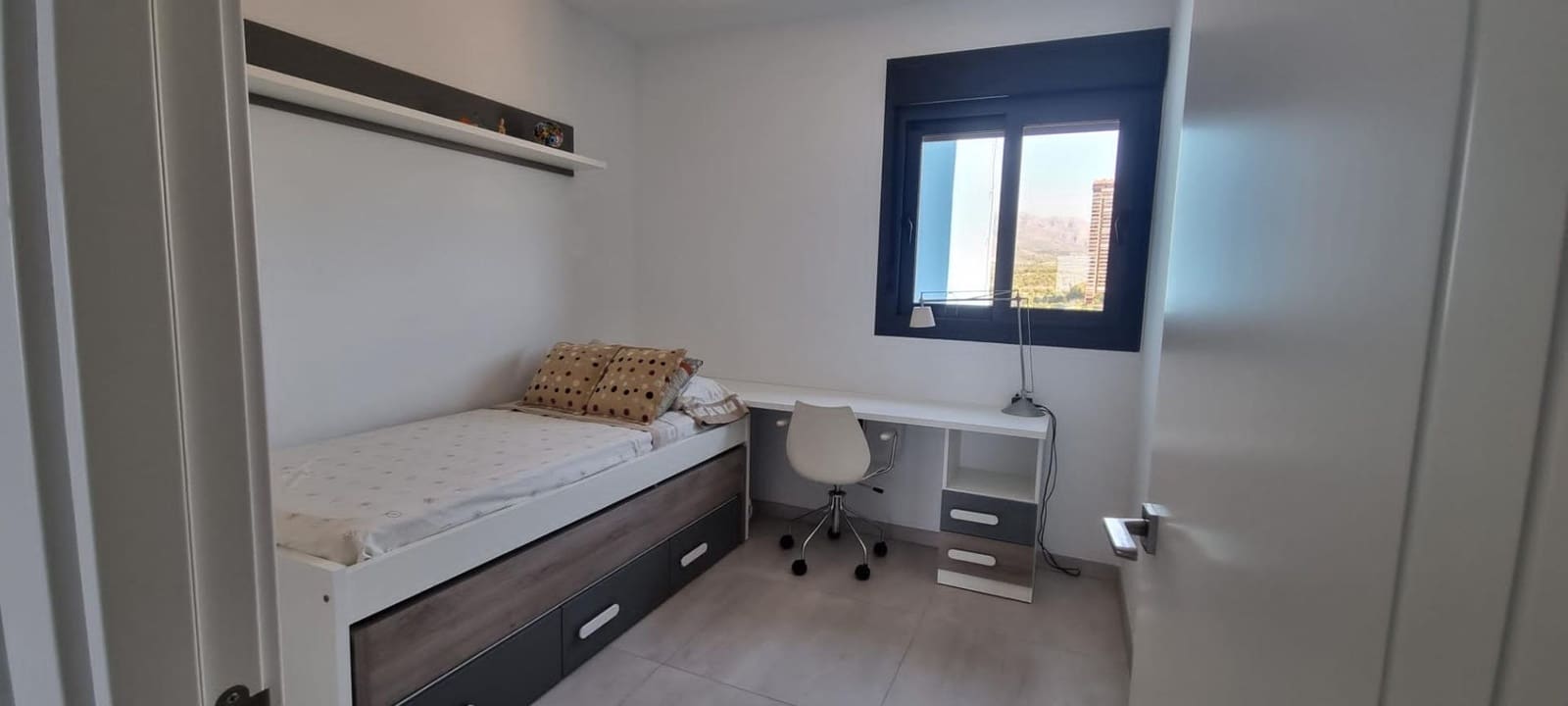 3 makuuhuone Asunto myytävänä paikassa Benidorm mukana uima-altaan 
autotalli - 715 000 € (Ref: 8019133)