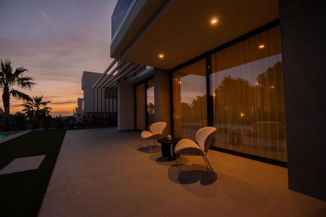 Chalet de 3 habitaciones en Finestrat en venta con piscina - 840.000 € (Ref: 8100706)