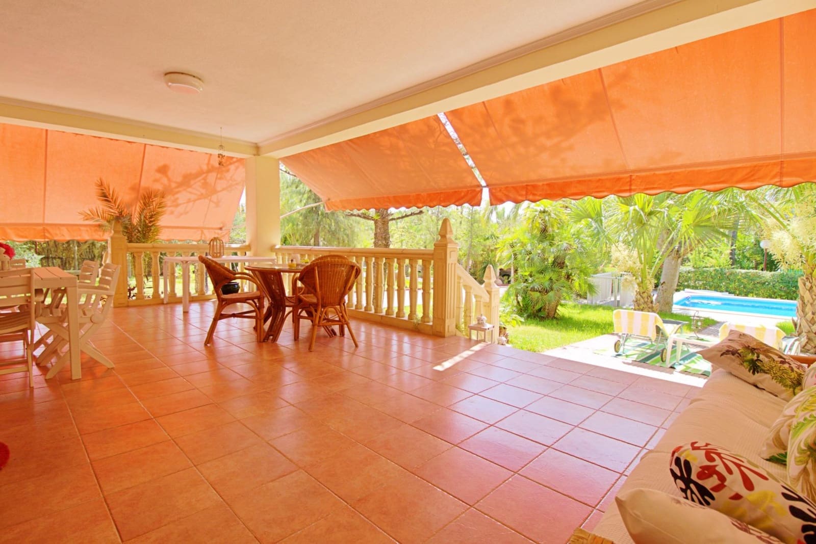 5 sypialnia Willa na sprzedaż w Elche / Elx z basenem garażem - 695 000 € (Ref: 8102876)