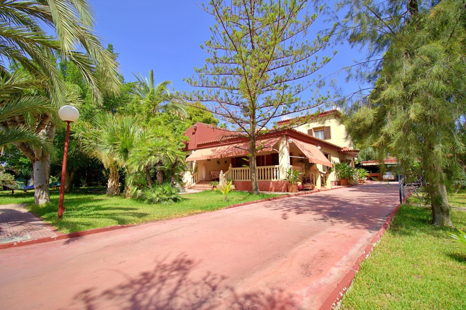 5 sypialnia Willa na sprzedaż w Elche / Elx z basenem garażem - 695 000 € (Ref: 8102876)