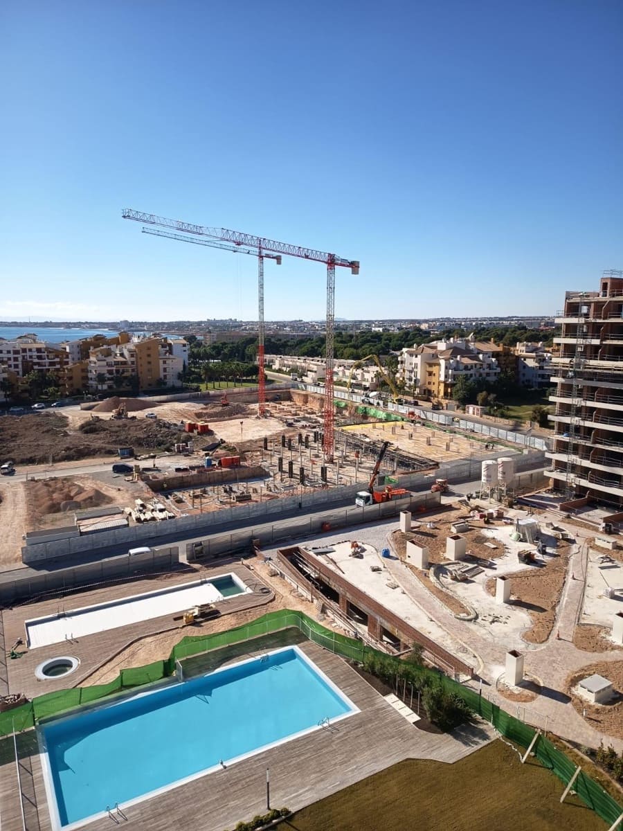 2 makuuhuone Huoneisto myytävänä paikassa Punta Prima mukana uima-altaan 
autotalli - 284 000 € (Ref: 8146493)