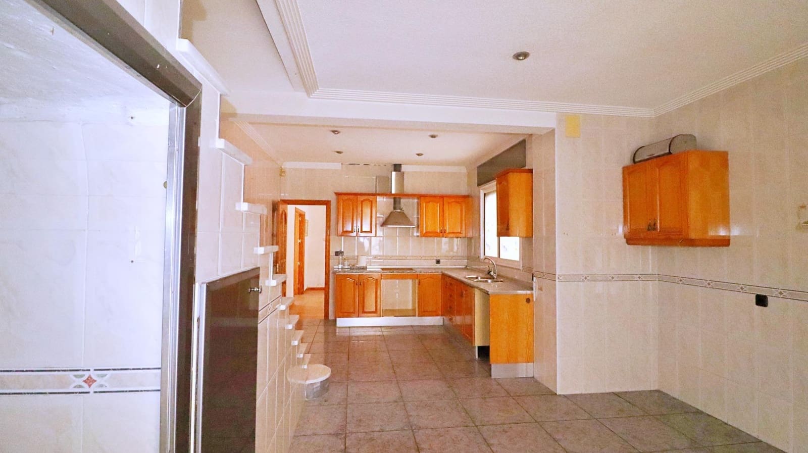 8 bedroom Villa for sale in Elche / Elx with garage - € 630,000 (Ref: 8217039)