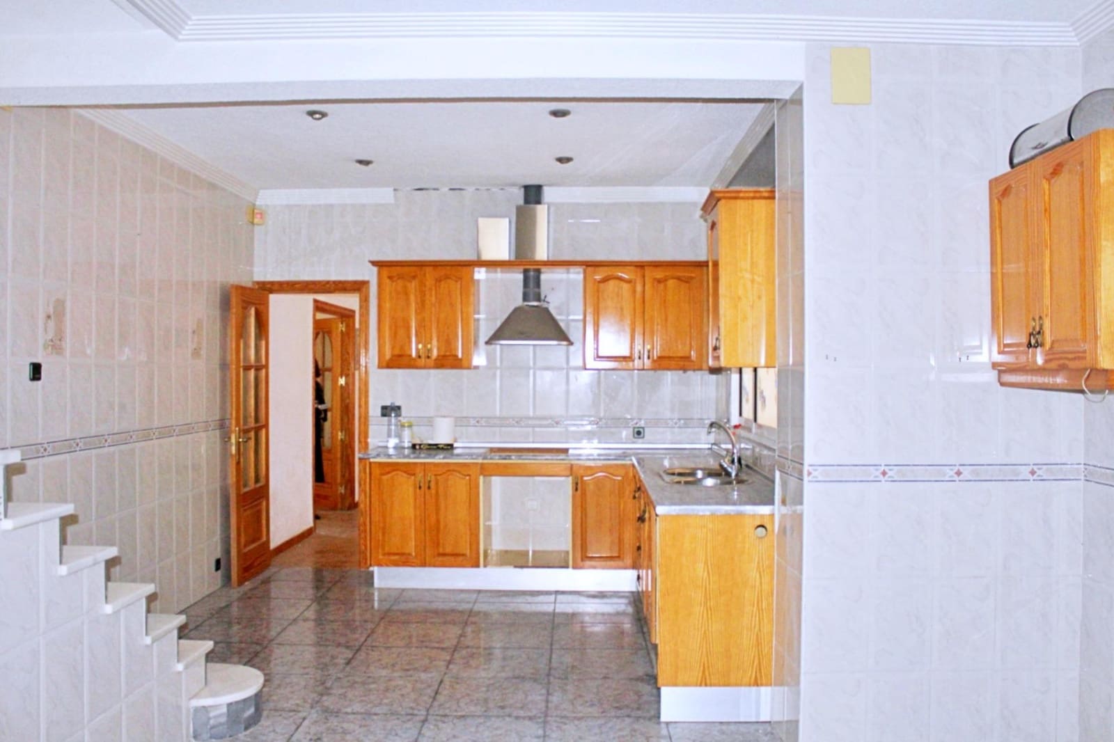 8 bedroom Villa for sale in Elche / Elx with garage - € 630,000 (Ref: 8217039)