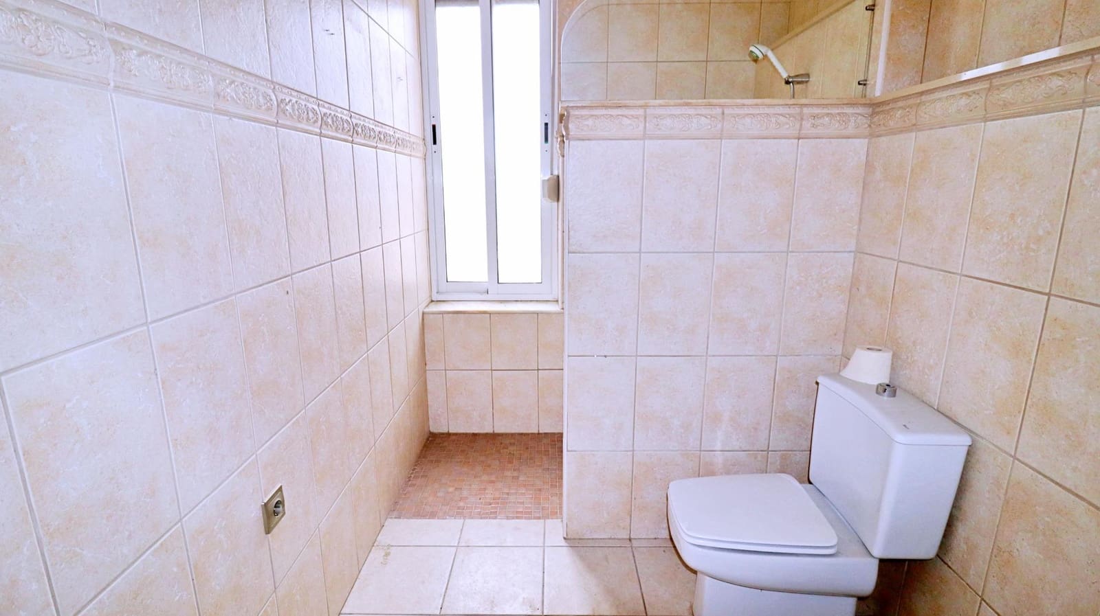 8 bedroom Villa for sale in Elche / Elx with garage - € 630,000 (Ref: 8217039)