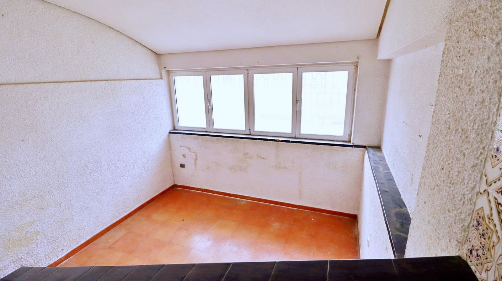 8 bedroom Villa for sale in Elche / Elx with garage - € 630,000 (Ref: 8217039)