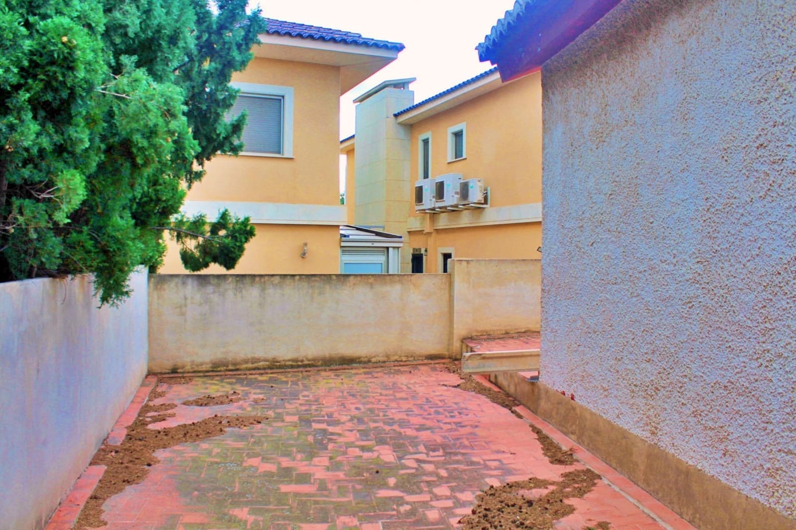 8 bedroom Villa for sale in Elche / Elx with garage - € 630,000 (Ref: 8217039)